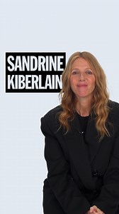 Konbini on Instagram: "« Les gens s’évanouissaient quand elle jouait ». 😱 Mais qui était Sarah Bernhardt ? C’est Sandrine Kiberlain qui en parle le mieux puisqu’elle l’incarne dans le film « Sarah Bernhardt, la divine ». L’actrice nous raconte avec admiration son talent inouï, sa célébrité internationale et ses engagements politiques qui font d’elle « la femme la plus moderne qui soit ». « Sarah Bernhardt, la divine » sort en salles le 18 décembre."