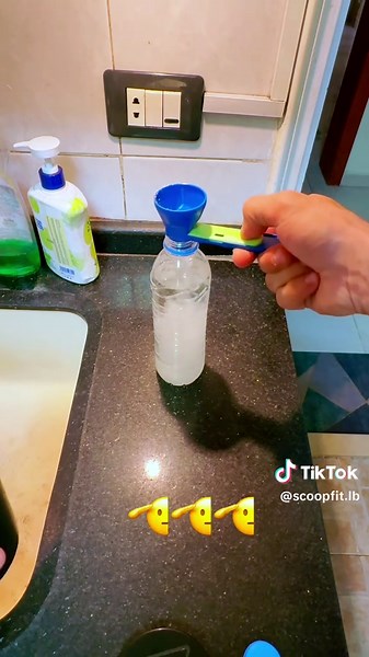 Still using a shaker? Scoop smarter.👇 #ScoopFit #GymHack #TikTokMadeMeBuyIt #FitnessHack #ScoopFit #LebanonFitness #GymTok #SmallBusinessLebanon #ViralProduct#fyp #foryou#foryoupage