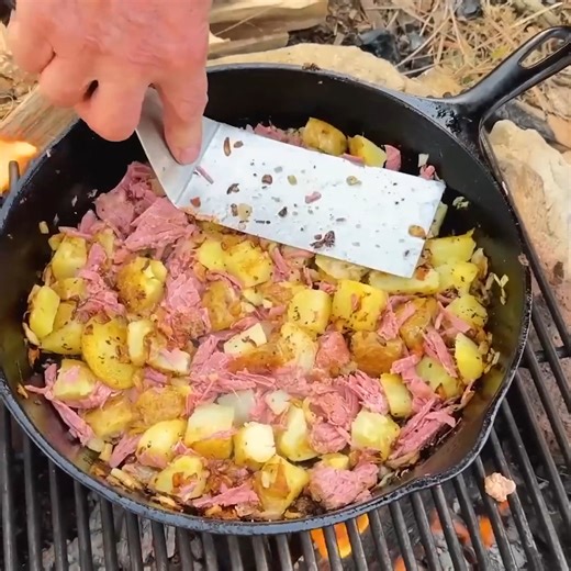 Traditional Corned Beef Hash | President Teddy Roosevelt's Favorite Recipe! | Kent Rollins