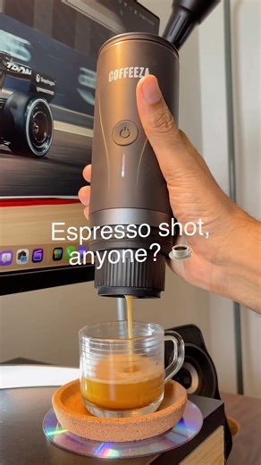 Brewing Gold in 60 Seconds ☕️✨ #satisfying #gadget