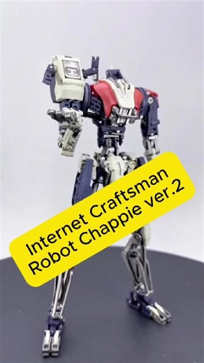 Robot Chappie by internet craftsman, authentic design, superb articulation, full body linkage structures... You never need a big team to build great product. #modelkit #usa #mech #gunpla #chappie