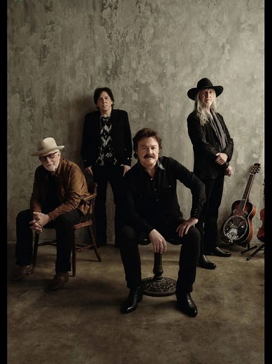 The Doobie Brothers - China Grove 🎼𝐄𝐧𝐣𝐨𝐲 𝐭𝐡𝐢𝐬 𝐬𝐨𝐧𝐠 https://music.oldies70s.com/the-doobie-brothers-china-grove | Timeless Melodies