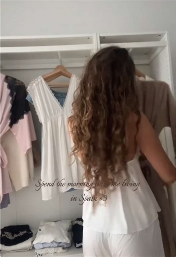 Living in Spain: A Morning Vlog Experience