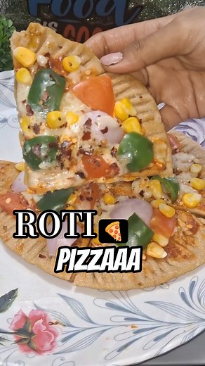 Roti Pizza 🍕/ Roti pizza kaise banaye/ Roti pizza without oven/ Roti pizza kaise banaen #pizza