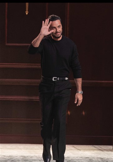 Behind-the-scenes look at Mike Amiri’s creative process for the AMIRI Autumn-Winter 2026 Runway Show. This season’s inspiration shifts to the Hollywood Hills, to Laurel Canyon – homestead of cinematic royalty in the city’s Golden Age, and since the 1970s a hub of counterculture, creativity, and music within the city’s cultural fabric. That locale in the ’70s sets the scene: ideas of that decade, definitive for West Coast style, are translated with the ideals of today. #AMIRI Watch the full Autum