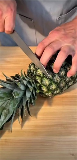 How To Cut A Pineapple (The Right Way)