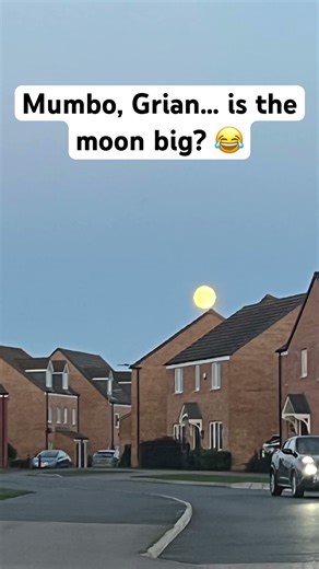 Mumbo, Grian, is the moon big!