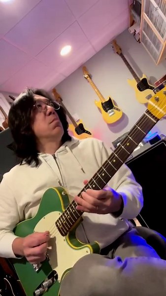 1.7K views · 91 reactions | Fender Esquire Fender Musicmaster Bass Amp | Tomo Fujita (Official Fan Page) | Facebook