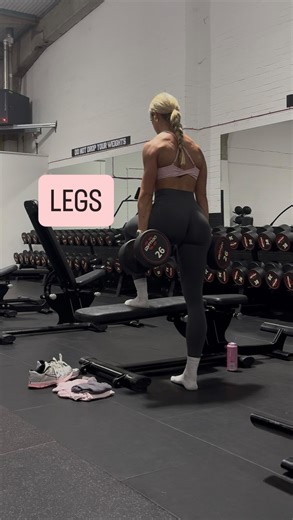 MOLLY HARVEY | PT & COACH on Instagram: "COME DO MY EARLY MONDAY MORNING SESSION WITH ME…💪🏽 🩷Back squat x6 X4 sets 🩷DB alternating reverse lunge x6 each 🩷Prone curl x10 X3 sets 🩷Single leg RDL x8 each 🩷DB step ups x8 each 🩷Weighted Plyo lunge x10 each X3 sets This was such a good session 🔥 Happy Monday team xxx remember to love and move your body this week🫶🏽🫶🏽"