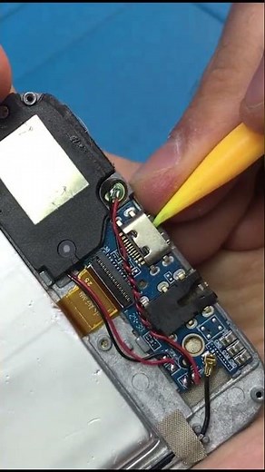 SCAMMED INTO BUYING A FLAMMABLE SAMSUNG S23Ultra / TWO WEEK LATER, IT WON'T CHARGE! SURPRISE INSIDE