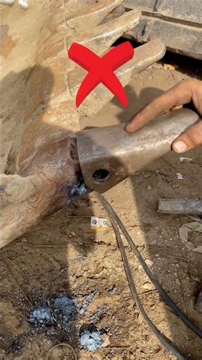 Easy method to replace excavator bucket broken tooth#welding #skills #stickwelding #brokentooth