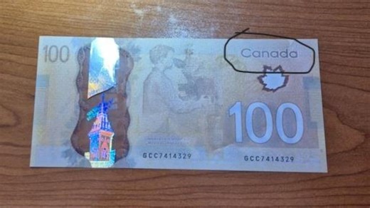 De faux billets de 20 et de 100 dollars en circulation, la police enquête