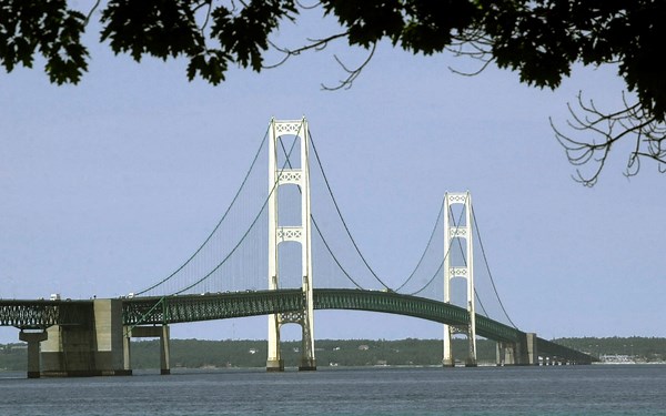 Mackinac Bridge recommended for risk-of-collapse evaluation