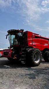 La moissonneuse-batteuse Axial-Flow 7160 de Case IH offre une puissance supplémentaire avec le moteur SCR Case IH FTP Tier 4 B/Final économe en carburant, une qualité de grain exceptionnelle et une durabilité éprouvée dans un modèle de classe 7. 🚜 // The Case IH Axial-Flow 7160 combines extra power with the fuel-efficient Case IH FTP Tier 4 B/Final SCR engine, exceptional grain quality and proven durability in a Class 7 model. 🚜 | Phaneuf - Case IH