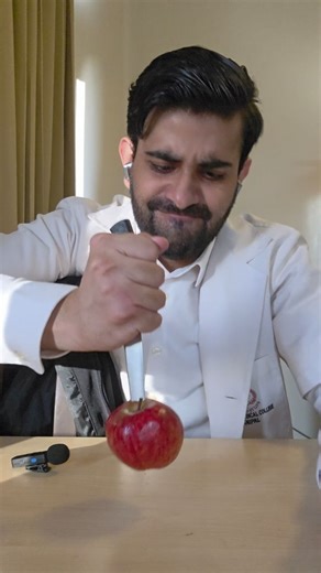 Dr. Aditij Dhamija | Health Educator | MBBS on Instagram: "⚡ Your Phone, Wi-Fi & Microwave — Do They Really Cause Cancer? 📱☢️ There’s a viral myth that non-ionizing radiation from phones, Wi-Fi, or microwaves can give you cancer — but science says otherwise. Non-ionizing radiation (like radio waves, infrared, visible light, microwaves) doesn’t have enough energy to break DNA bonds or cause mutations — the key process that leads to cancer. What can harm you is ionizing radiation — like X-rays or