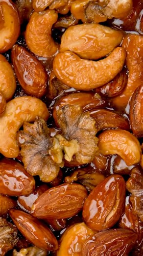 🎄✨ These Easy Vegan Candied Nuts are the festive snack you’ll want on hand all December long! Perfect for movie nights, gifting, or just grabbing a sweet handful whenever the craving hits. ✨ Comment CANDIED NUTS and I’ll send the recipe straight to your inbox or grab it here 👉 https://wemadethisvegan.com/easy-vegan-candied-nuts/ #vegancandiednuts #vegansnacks #holidaybaking #festivesnacks #veganholidayrecipes christmasrecipes homemadesnacks christmasfoodideas easyveganrecipes | We Made This Ve