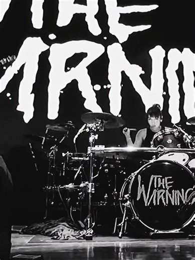 Experience Dust to Dust Live with Ale & Pau