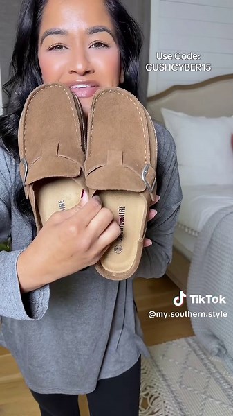 We just got an EXCLUSIVE COUPON for my favorite chocolate clogs!! These would make the best gift!! #clogs #fallshoes #cushionaire #sliponshoes #tiktokshopholidayhaul @Cushionaire