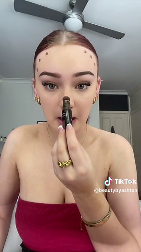 How to Contour a Square Face Shape - Step-by-Step Tutorial