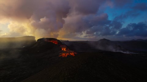 Active Volcano – Earth’s Fury in Cinematic
