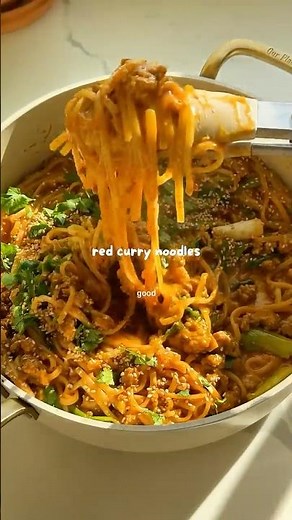 red curry noodles 🤤 #glutenfreerecipes #dinnerideas #30minutemeals