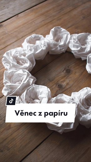 DIY Paper Wreath Making Tutorial