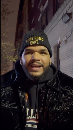 Papi getting robbed 😳🤦🏽‍♂️ #comedy #funny #laugh #nyc #fight #prank #viral #jokes #lifestyle #newyork #chiste #comedia | Nuevayol