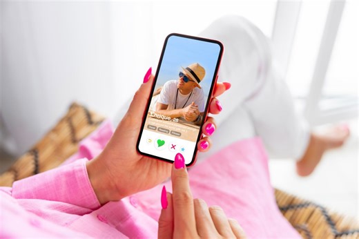 Scientists analyzed 1,000 Tinder profiles—one photo type is most popular