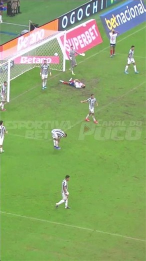 Incompetence! Willian José misses another easy goal!