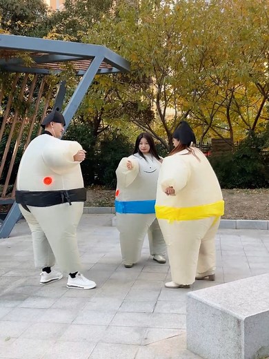 Watch Inflatable Sumo Wrestler Suits on Amazon Live