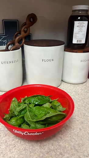 Madison Centofanti on Instagram: "The magic touch #comlex #usmle #usmlestep2 #usmlestep1 #uworld #medicalschool #medicalstudent #osteopathic #medicalstudentlife #medicalstudentmemes #medicalstudentproblems #omm #omt #osteopathicmanipulation #osteopathicstudent"