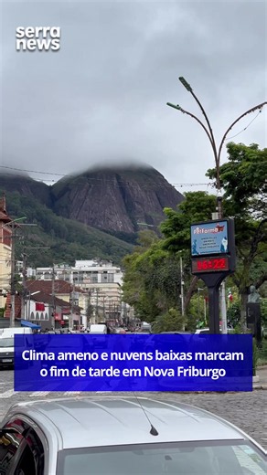 O clima ameno de outono e as nuvens baixas sobre o topo das montanhas deixaram o fim de tarde ainda mais bonito em Nova Friburgo. O cenário típico da Região Serrana do Rio continua encantando moradores e visitantes com aquele charme característico da serra. #SerraNews 🔎 Veja mais notícias em serranewsrj.com.br