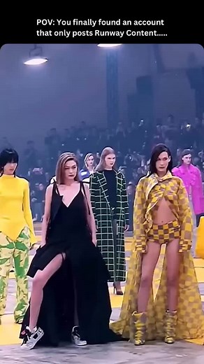 13K views · 2.2K reactions | off-white fall 2019  @gigihadid @bellahdid #gigihadid #bellahdid #model #style #pose #offwhite #fashionshow #runaway #edit #reels #instagram #angelgigiih | Highfashioncatwalk | Facebook