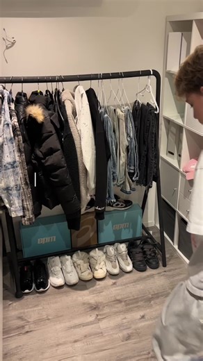 Flared Style Outfit Inspiration for Your Wardrobe