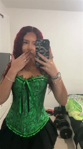 Exploring Harley Quinn and Poison Ivy's Relationship