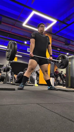 140 kilos semisumo deadlift