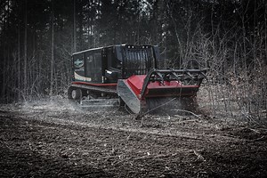 Just another sunny working day in a German forest with our RAPTOR 500 and M700 mulching head of Kramberg Forst. With this power combination simple and efficient surface preparation with perfect results is easily done 🦾 After that, nothing stands in the way of sustainable reforestation 🌱🌲 | Prinoth Vegetation Management