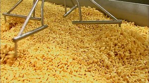 Squeaky curds. You love them, but how are they actually made? Let us break it down for you: | Discover Wisconsin