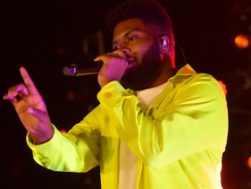 Khalid transmite show ao vivo para divulgar álbum novo: assista aqui! | Khalid