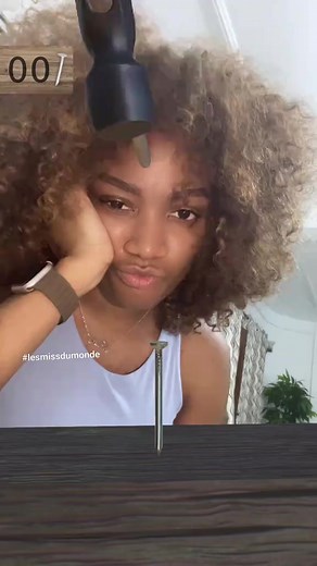 Omg! Miss Princesse Issie en couple avec un homme marié? Jeu ou verité? Qu'en pensez-vous ? ps: nous n'avons aucun droit sur ce contenu | Les miss du monde 2