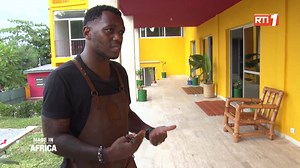 [Reportage] A la rencontre de Loic Dablé. Après avoir longtemps travaillé dans les cuisines d'établissements français, le Chef s'est lancé un nouveau défi à #Abidjan avec l'ouverture de Panaf Abidjan en avril dernier. Un lieu inclassable, à la fois centre de formation culinaire, restaurant gastronomique, hôtel et bien plus encore. | Made In Africa