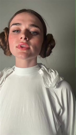 I love Princess Leia✨癩THE FACT HES HER FATHER梁 | Khin Lay | Facebook