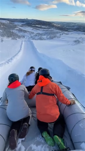 Mitt Eventyrland Norge🇳🇴 on Instagram: "Nå er sesongen for snowrafting med @beitoaktiv i gang igjen🤩 Hvem vil du ta med deg på tidenes aketur i 2026? 🛷💨 📸: @beitoresortnorway / @ellenfrankrigjohansen @visitvaldres #mitteventyrland ————————————————— Takk for at dere tagger oss @mitteventyrland #mitteventyrland 🇳🇴 #skitur #vinter #snø"