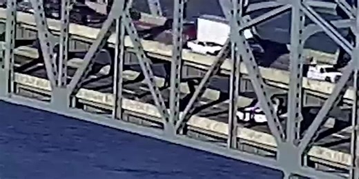 Video shows man jumping down Brent Spence Bridge following chase, crash