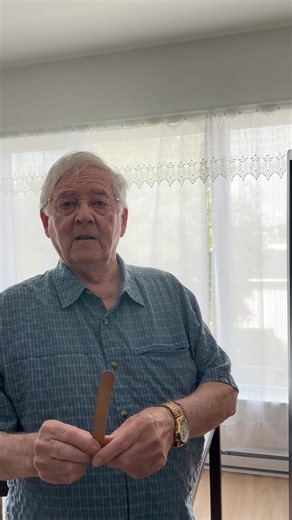 67K views · 2.7K reactions | MARDI LE 1 AOÛT Mon père se cherchait un paravent depuis longtemps. Lundi passé je lui en ai trouvé un au chemin ! Il est maintenant rendu chez lui et il l’a réparé ! J’ai fait un vidéo pour vous  | Marcia Pilote | Facebook