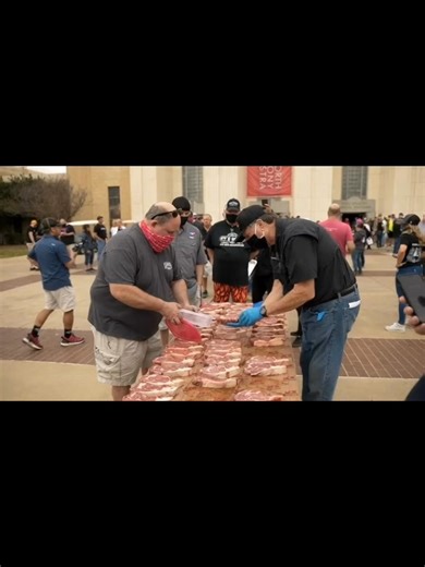 Those interested in the free meat bundle box, say "me." Tomorrow afternoon, one box per person will be delivered. Submit your zip code��� #freefood #freefoodelivery #usafreefood #communitysupport #freefood #FoodAssistance #SpreadTheWord #FreeStuffUSA #LimitedStock #UnitedStates | Free food distribution USA