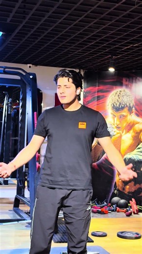 GYM ME PITAI HO GYI MISUNDERSTANDING KI VJHA SE🥺 #funnyvideo #gymcomedy #gymfight