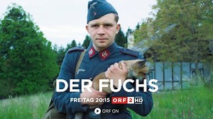 ORF-Premiere: Als ein Fuchs dem jungen Bundesheer-Motorradkurier Franz über den Weg läuft, holt ihn seine schmerzliche Vergangenheit, vor der er so lange davongelaufen ist, ein und bringt tief vergrabene Emotionen an die Oberfläche. Regisseur und Drehbuchautor Adrian Goiginger widmet sich in "Der Fuchs" der wahren Geschichte eines jungen österreichischen Soldaten – seines eigenen Urgroßvaters. Heute um 20.15 Uhr auf ORF ON (on.ORF.at) & in ORF 2. #ORF #ORF2 #ORFfüralle #ORFON | ORF 2