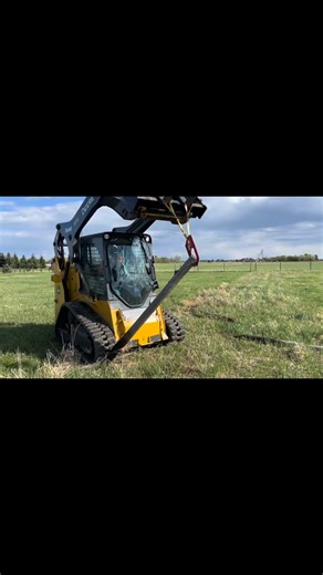 Pro-Pull Post Puller Inc on Instagram: "Ditch the chains. Get the job done faster. Stop wasting time wrestling with messy chains that slow your crew down. The Pro Pull Post Puller lets you remove posts quickly, cleanly, and quietly—no shouting, no damage, no hassle. Designed for big jobs and serious productivity, it helps you work as fast as you want without making the job harder than it needs to be. Only $199 CAD — with FREE shipping across North America. Upgrade your workflow today: 👉 www.pro