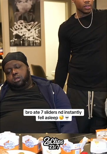 bro ate 7 sliders nd instantly fell asleep 😴 💀#tylilshow #jboolin #tismalla